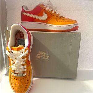 NIB Nike Air Force 1 Orange Red Sneakers Sz 4Y